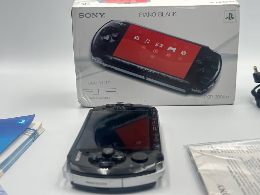 PSP 3004 Piano Black (Slim) with 128GB SD card