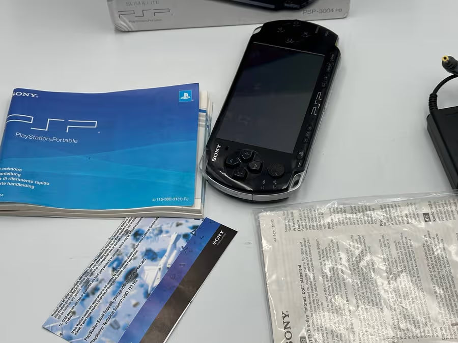 PSP 3004 Piano Black (Slim) with 128GB SD card